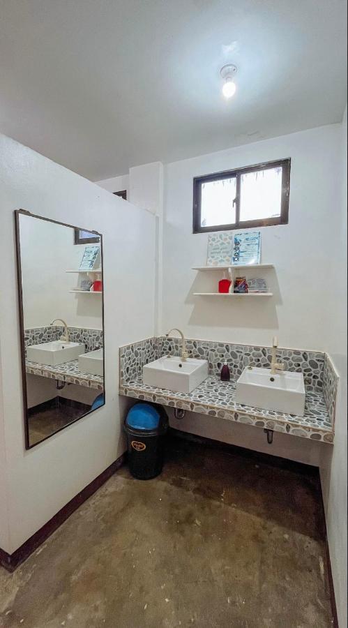 Tres Islas Hostel General Luna  Zewnętrze zdjęcie
